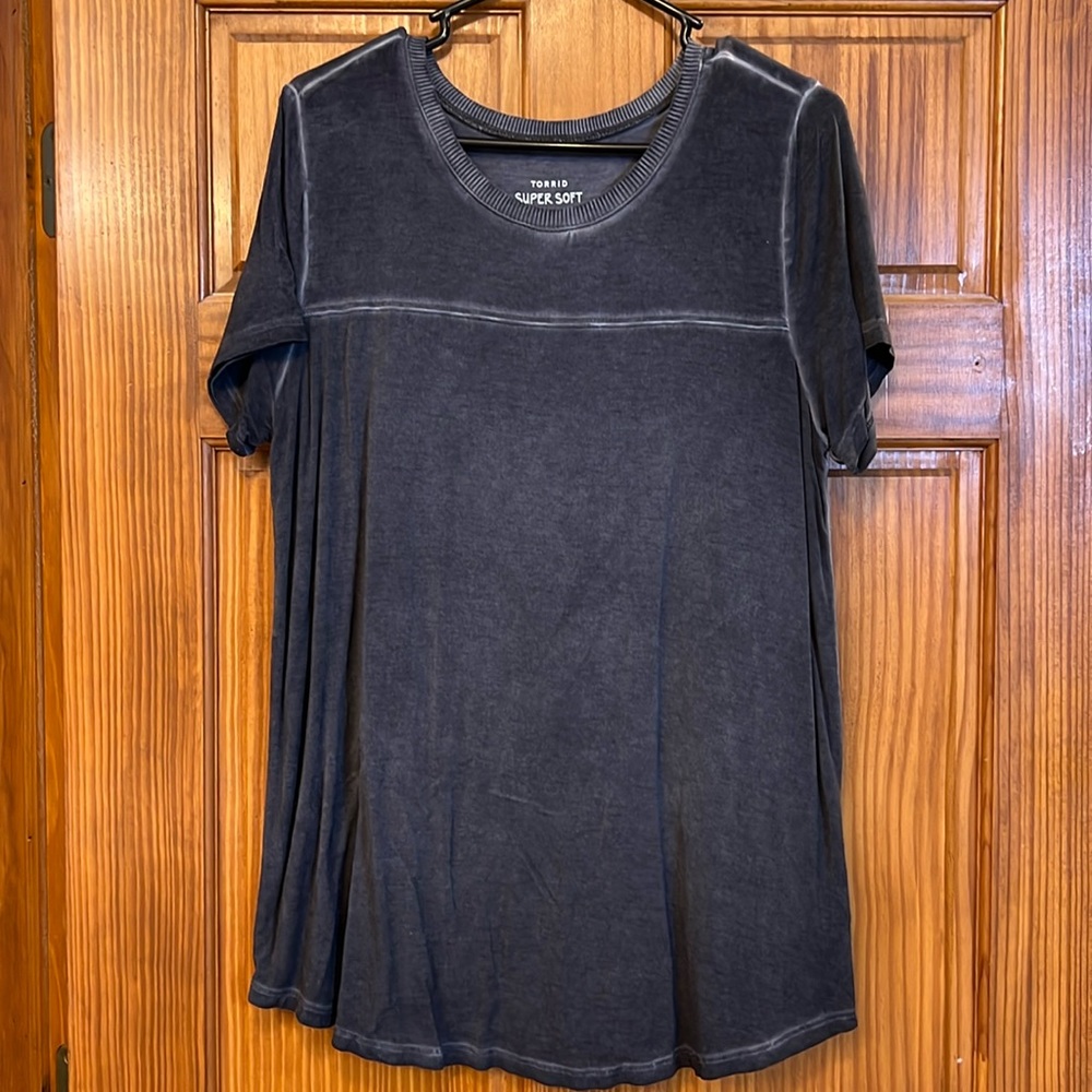 Torrid gray scoop neck T-shirt, 1x